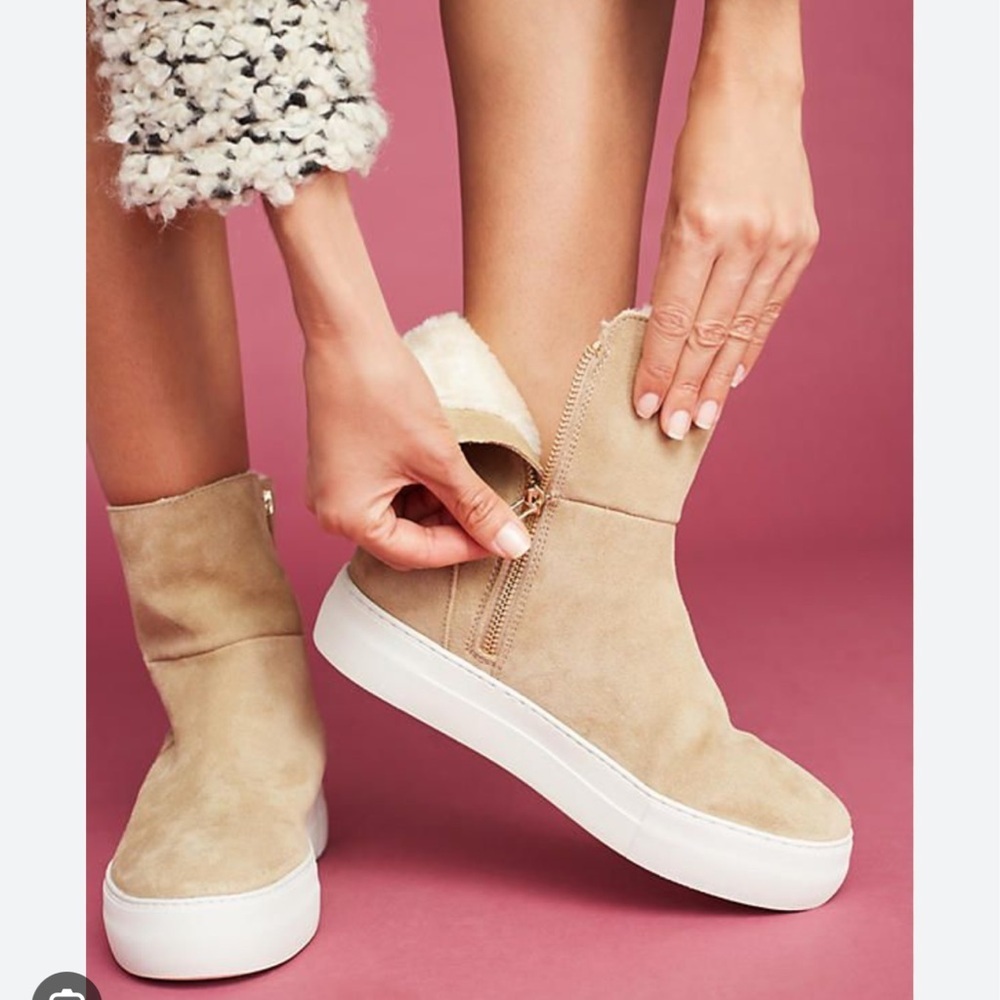 J SLIDES boots